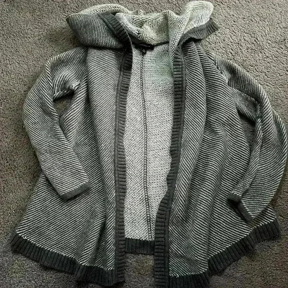 Anne Taylor Grey‎ Cardigan